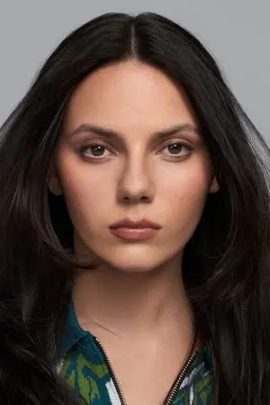 Dafne Keen Poster